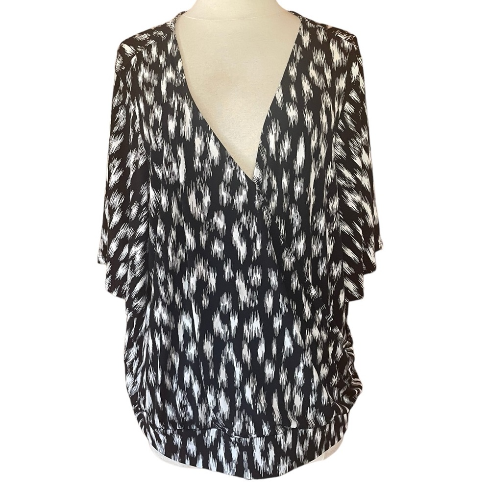 NWOT G by Giuliana‎ Wrap Bell Sleeve Blouse